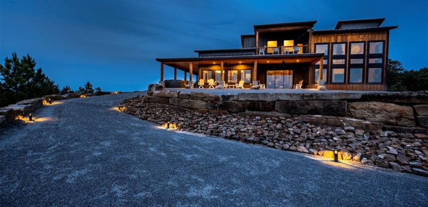 561 Woodland Bluff Trail